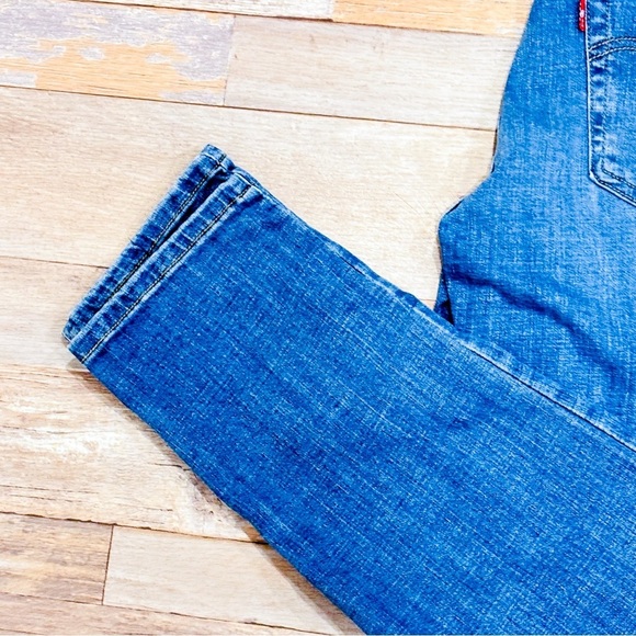 LEVI’S – Distressed boyfriend jeans | Classic relaxed denim * - Picture 6 of 11